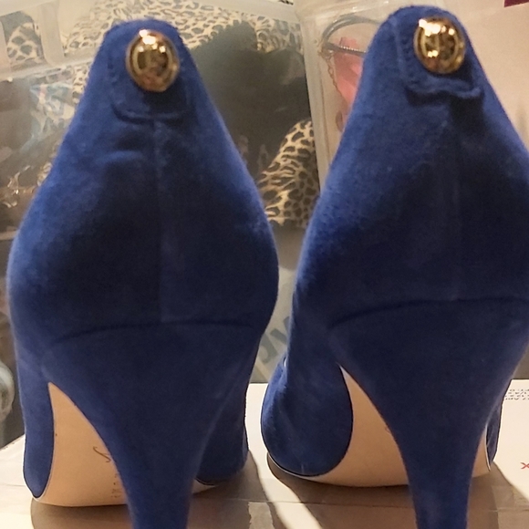 Ivanka Trump Kayden 4 Blue Pumps - Picture 3 of 6